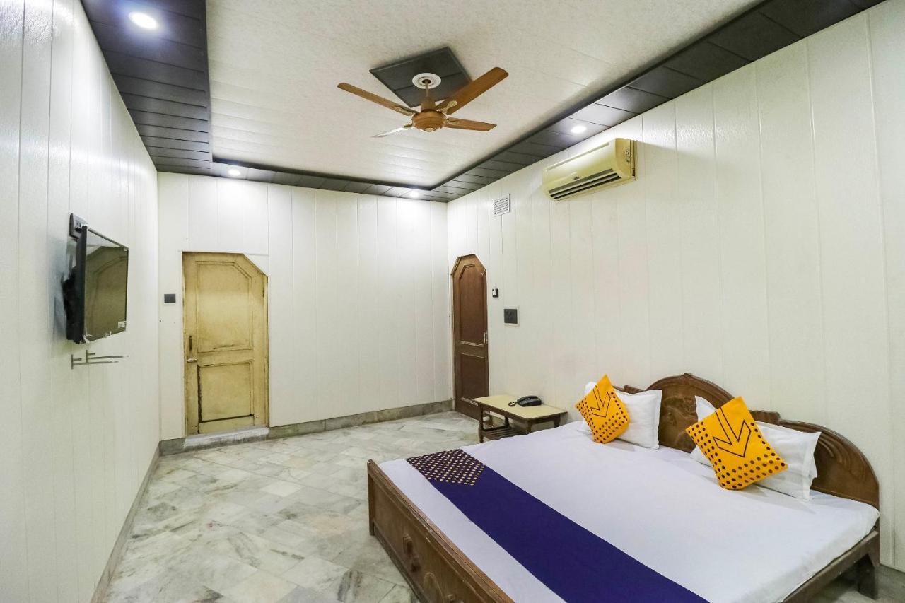 Spot On 65416 Classic Hotel Lucknow