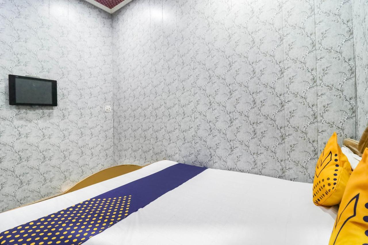 Spot On 65416 Classic Hotel 2*