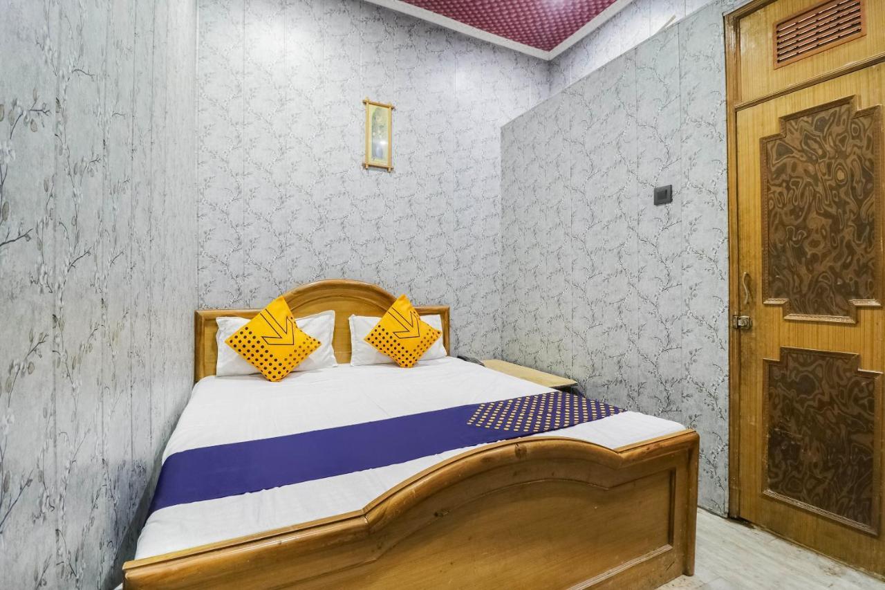 Hotel Spot On 65416 Classic Lucknow